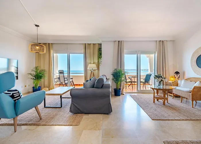 39 Front Row Panoramic Sea View Apartment