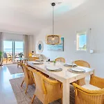 39 Front Row Panoramic Sea View *